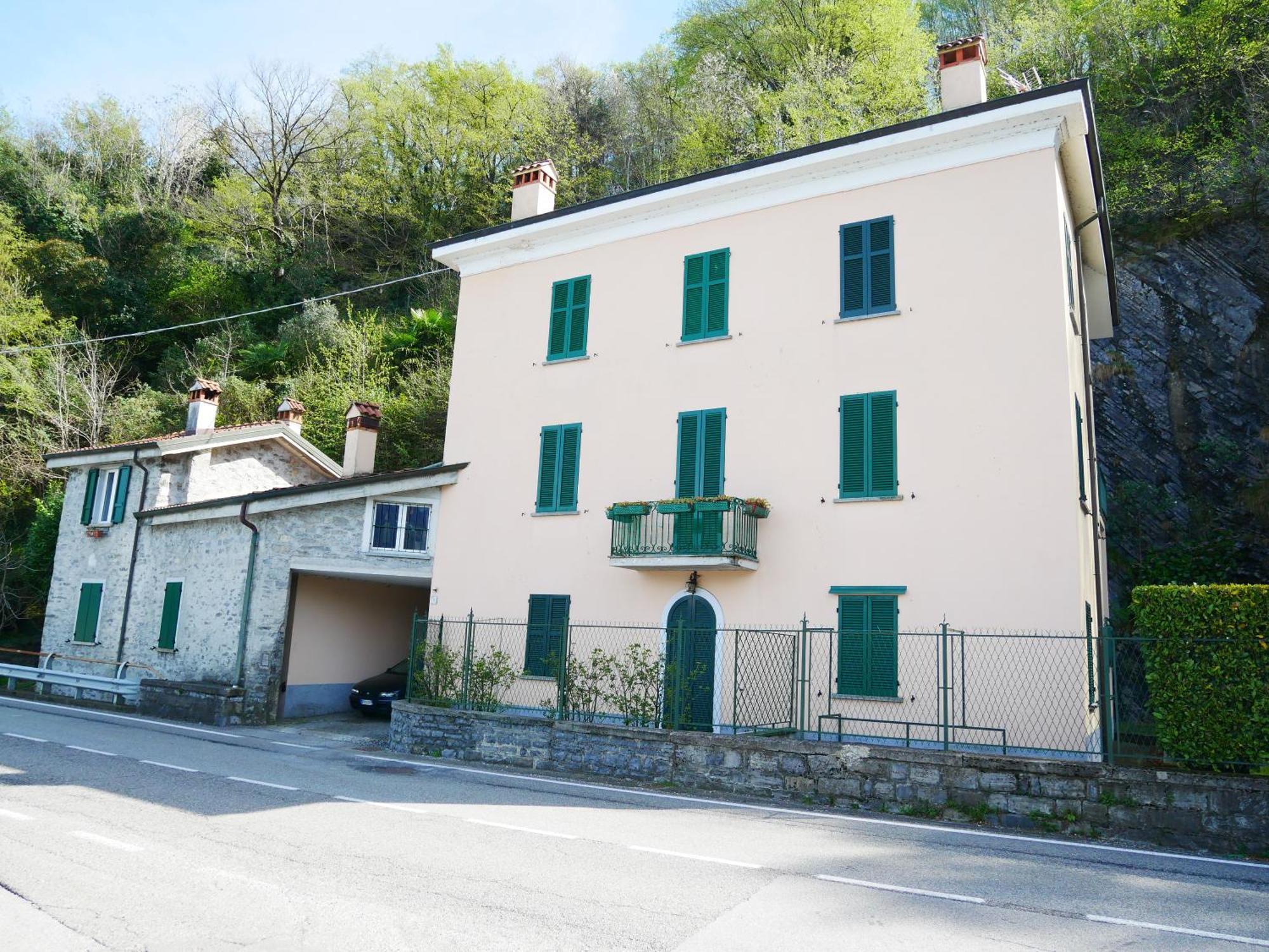 LA RIVA appartamento Perledo Esterno foto